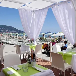 hotel-splendidmare.hotelitalianriviera.com/